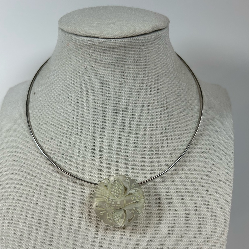 Vintage Hand Craves MOP Bird Partridge Mother of Pearl Brooch Pin - Picture 6 of 6